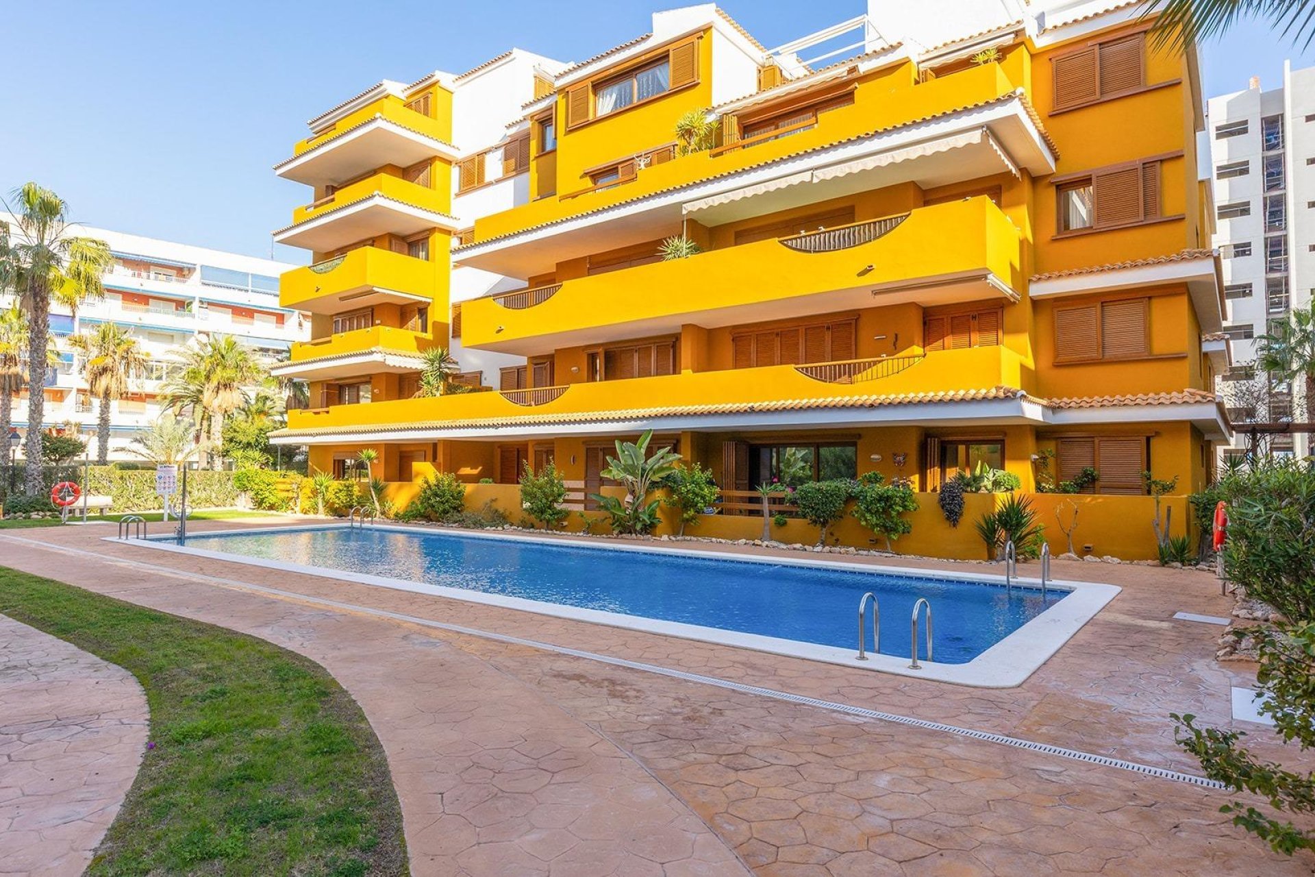 Resale - Apartment -
Torrevieja - Punta prima