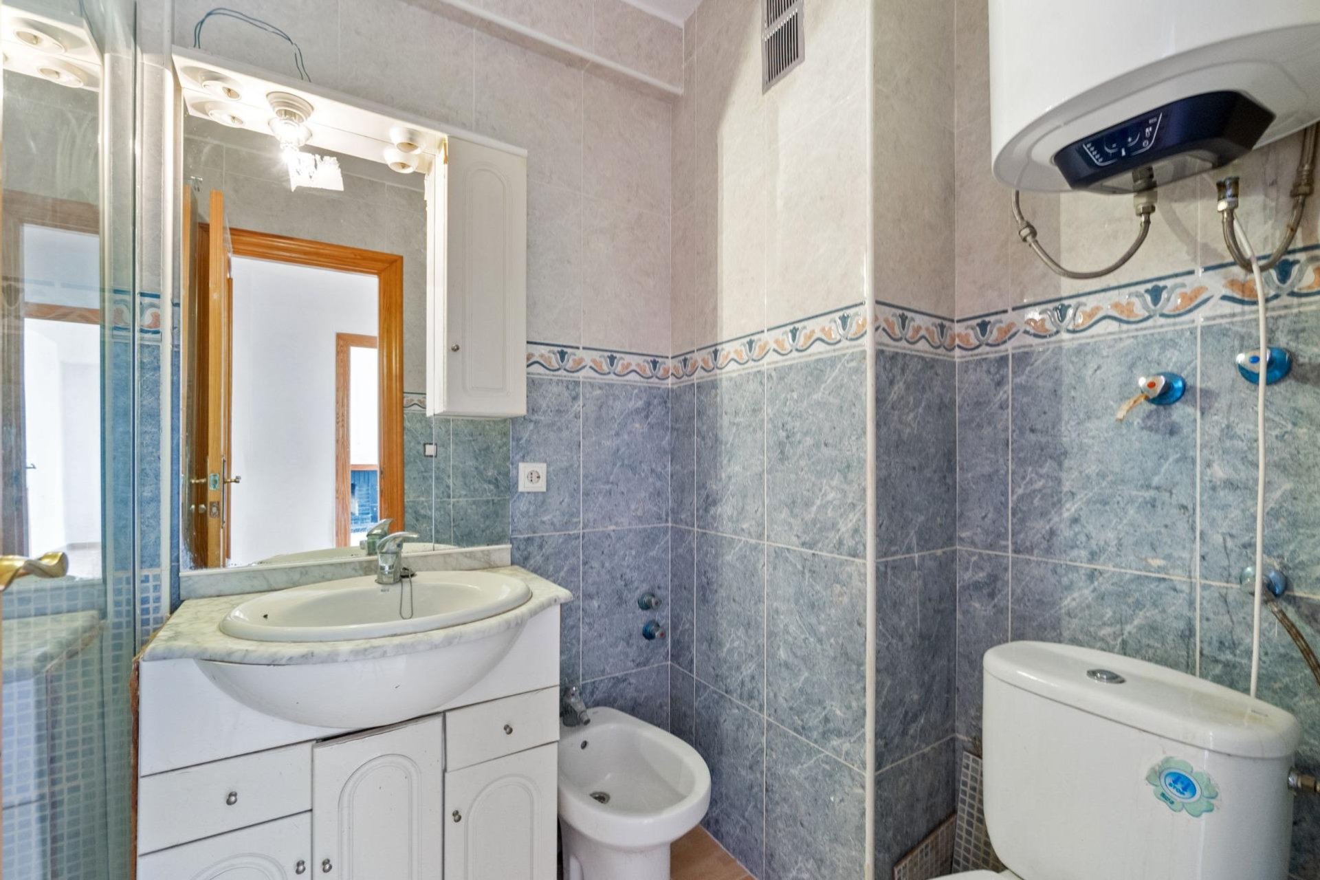 Resale - Apartment -
Torrevieja - Punta prima