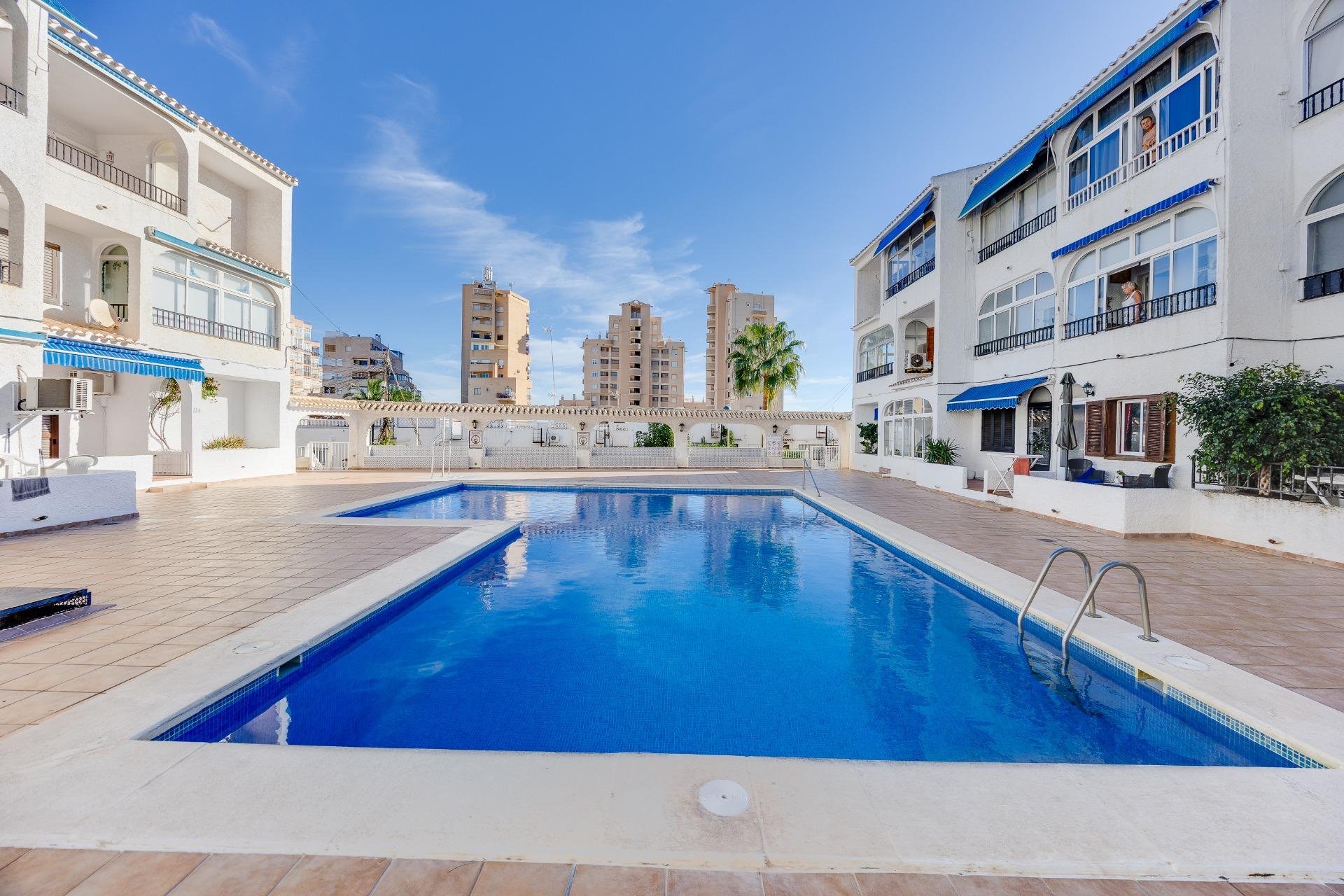 Resale - Apartment -
Torrevieja - Sector 25