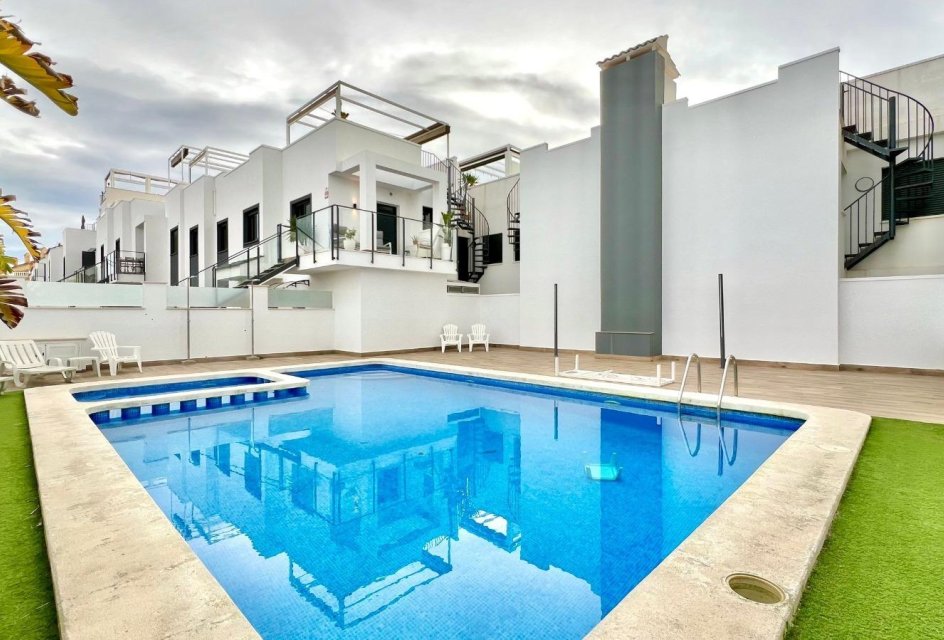 Resale - Buhardilla -
Orihuela Costa - La Zenia