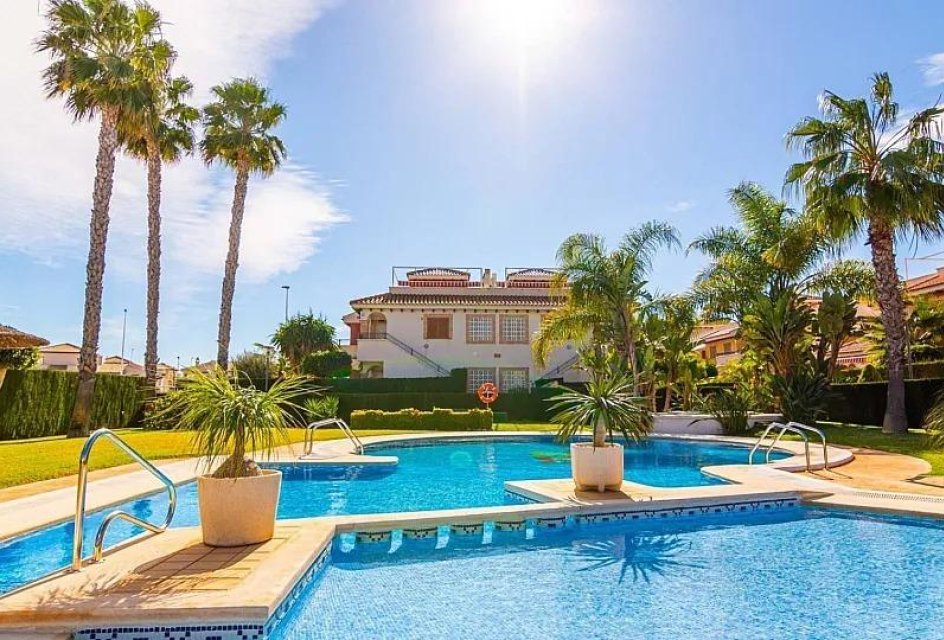 Resale - Buhardilla -
Orihuela Costa - Punta Prima