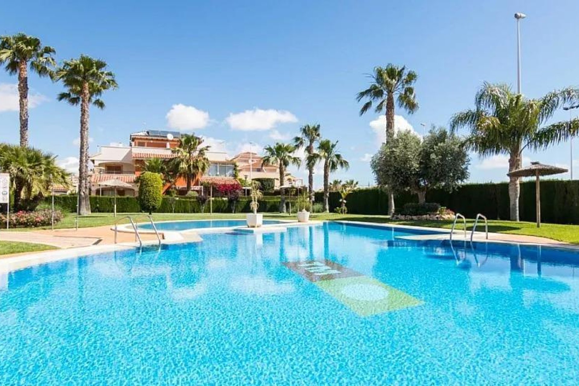 Resale - Buhardilla -
Orihuela Costa - Punta Prima