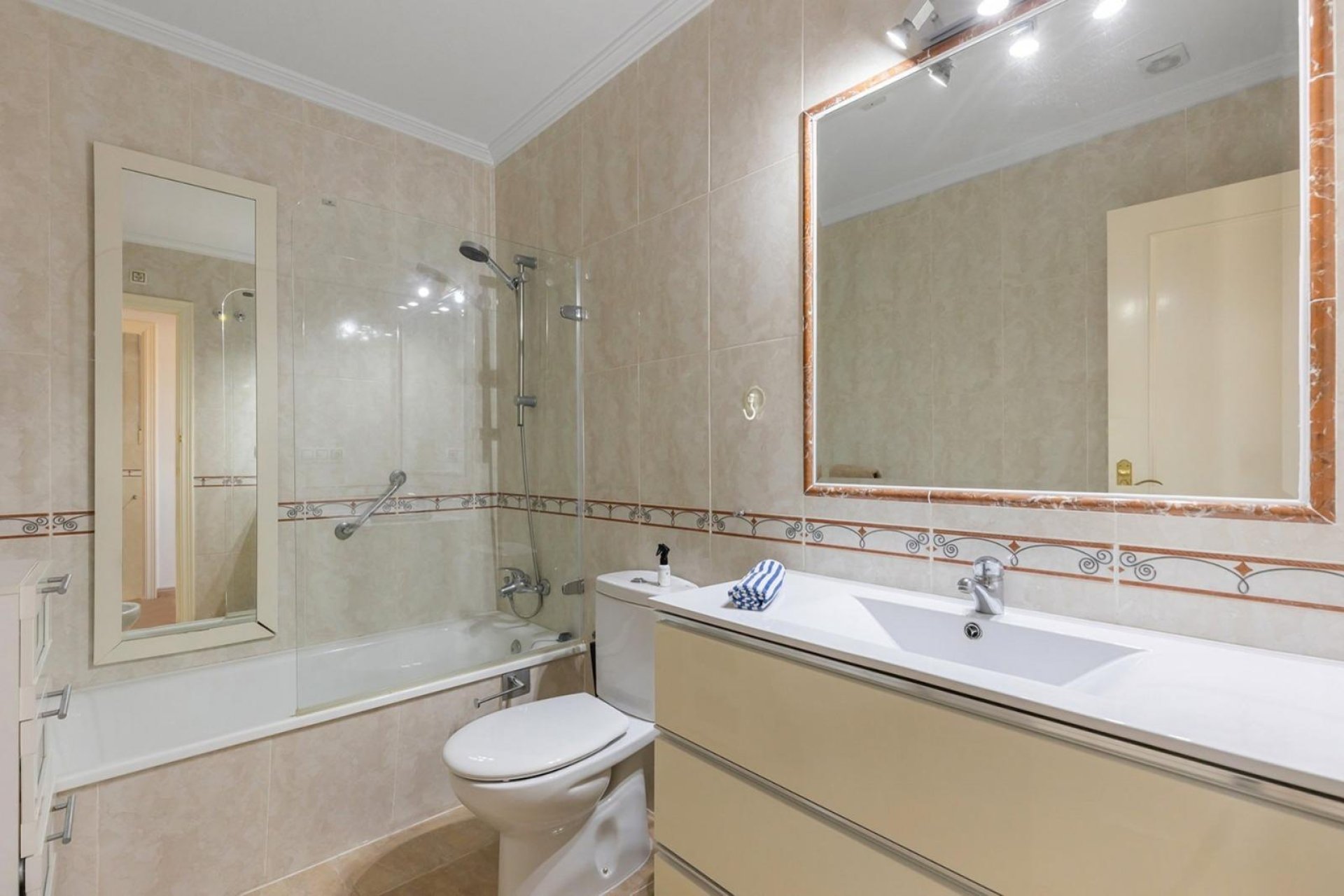 Resale - Buhardilla -
Orihuela Costa - Villamartín-Las Filipinas