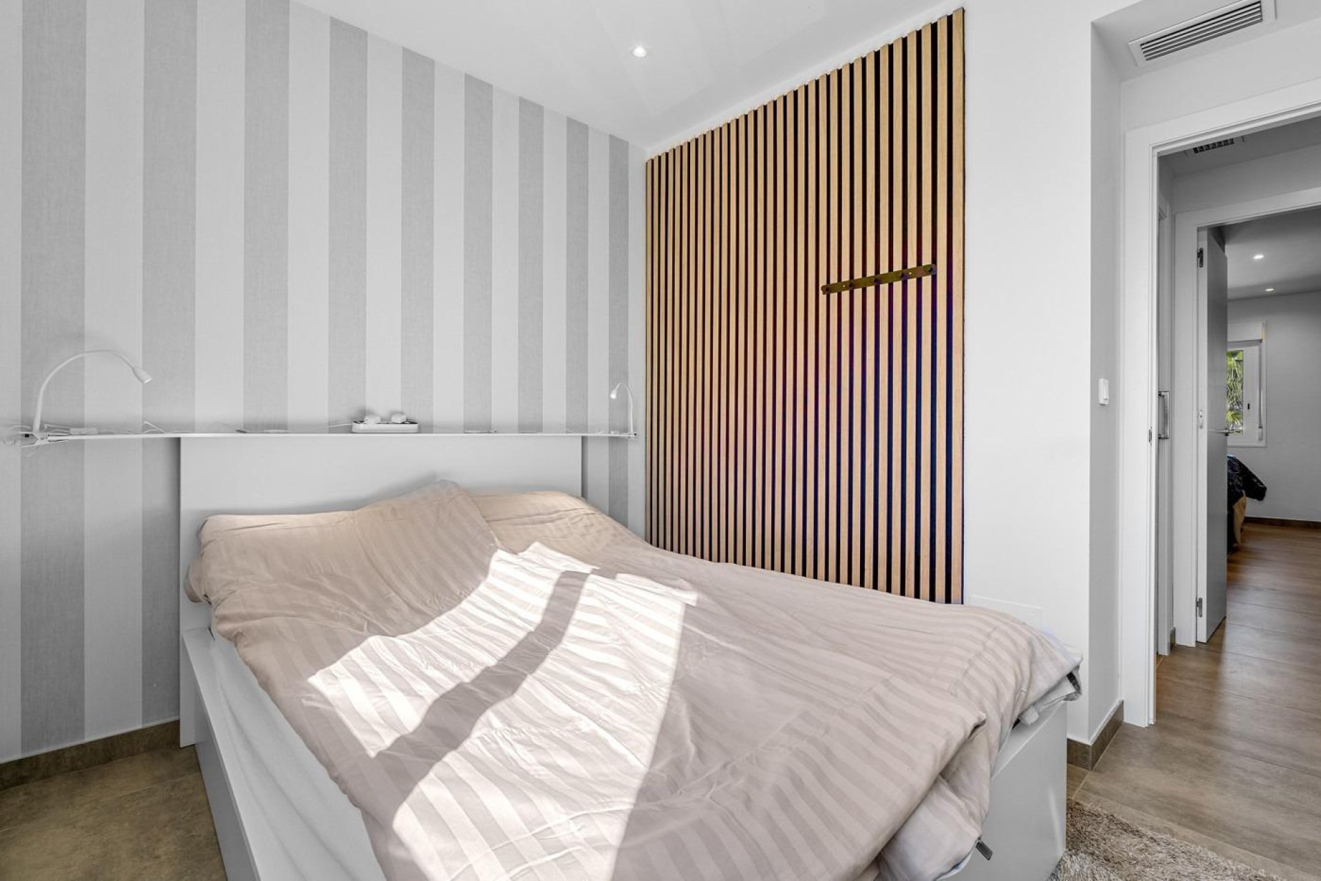 Resale - Buhardilla -
Torrevieja - Aguas nuevas 2