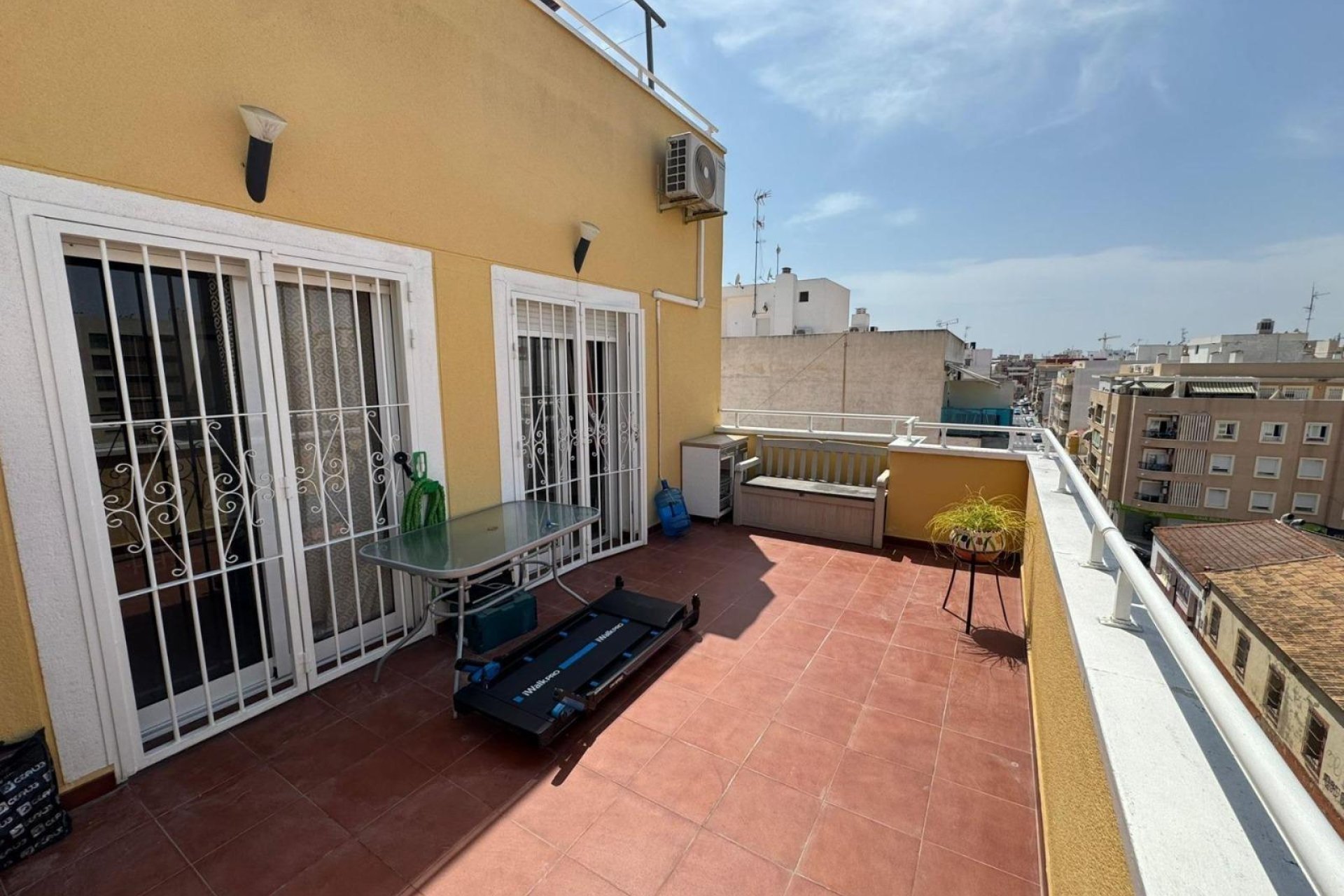 Resale - Buhardilla -
Torrevieja - Estacion de autobuses