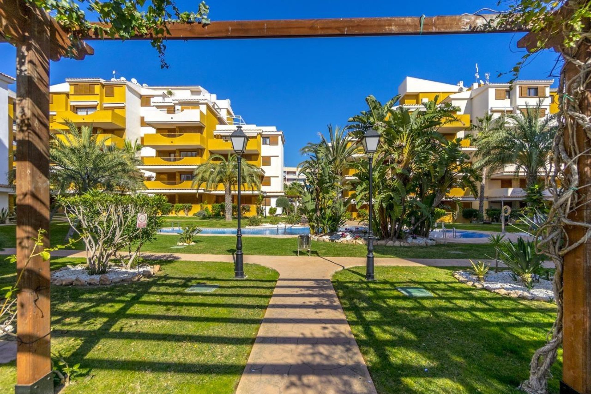 Resale - Buhardilla -
Torrevieja - Punta prima