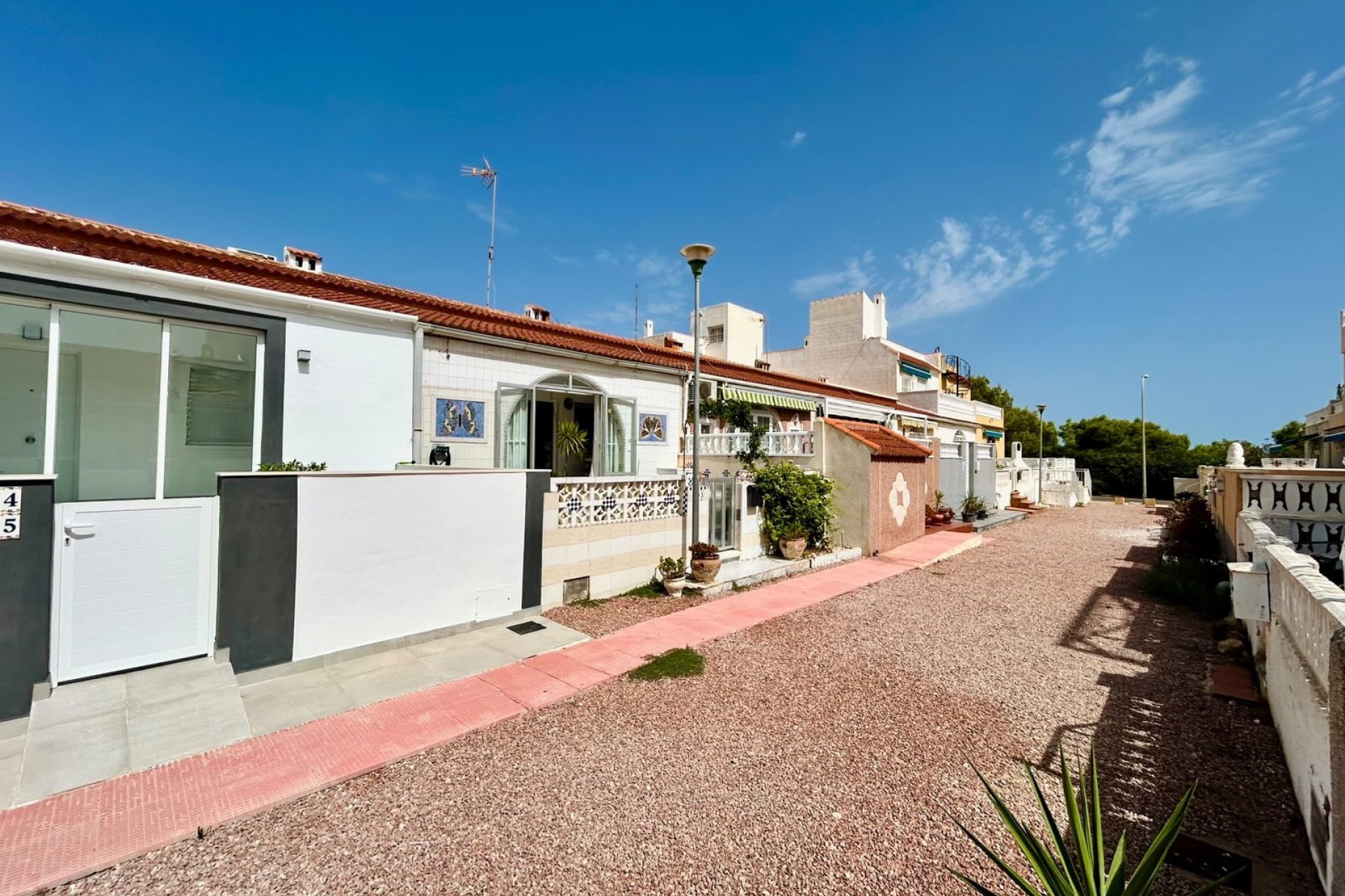 Resale - Bungalow -
La Siesta - El Salado - Torreta - La Siesta