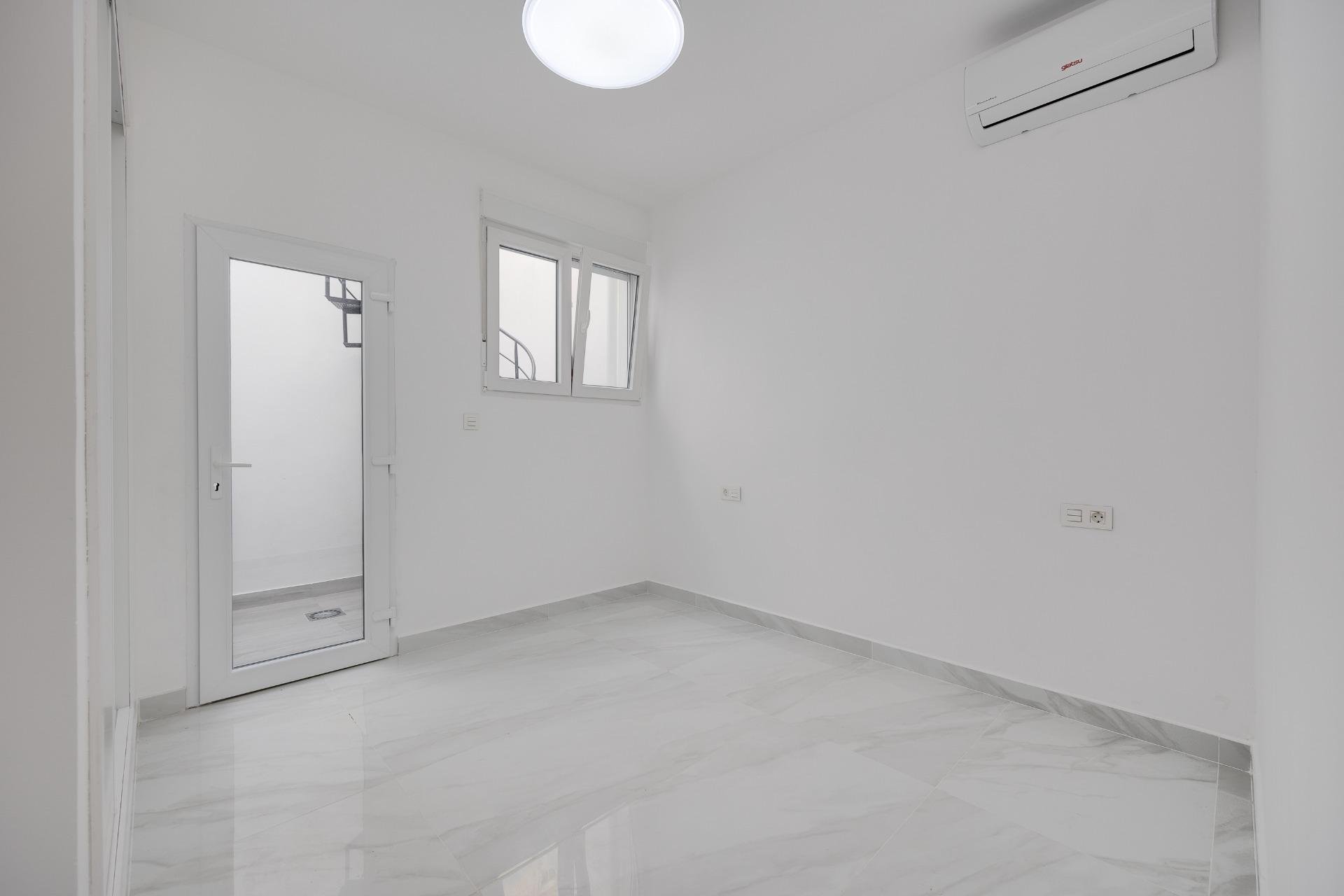 Resale - Bungalow -
Orihuela Costa - Los Almendros-La Florida