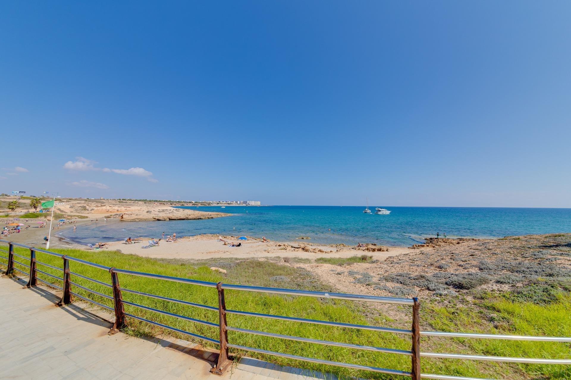 Resale - Bungalow -
Orihuela Costa - Los Almendros-La Florida