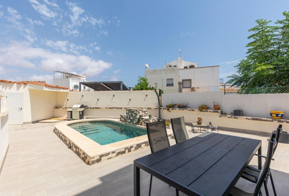 Resale - Bungalow -
Orihuela Costa - Los Altos