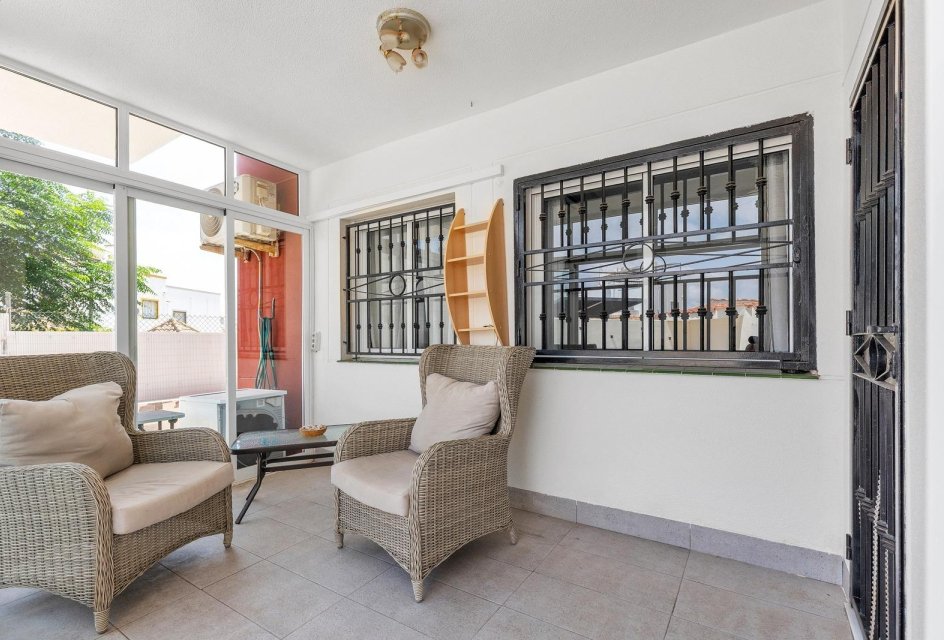 Resale - Bungalow -
Orihuela Costa - Los Altos