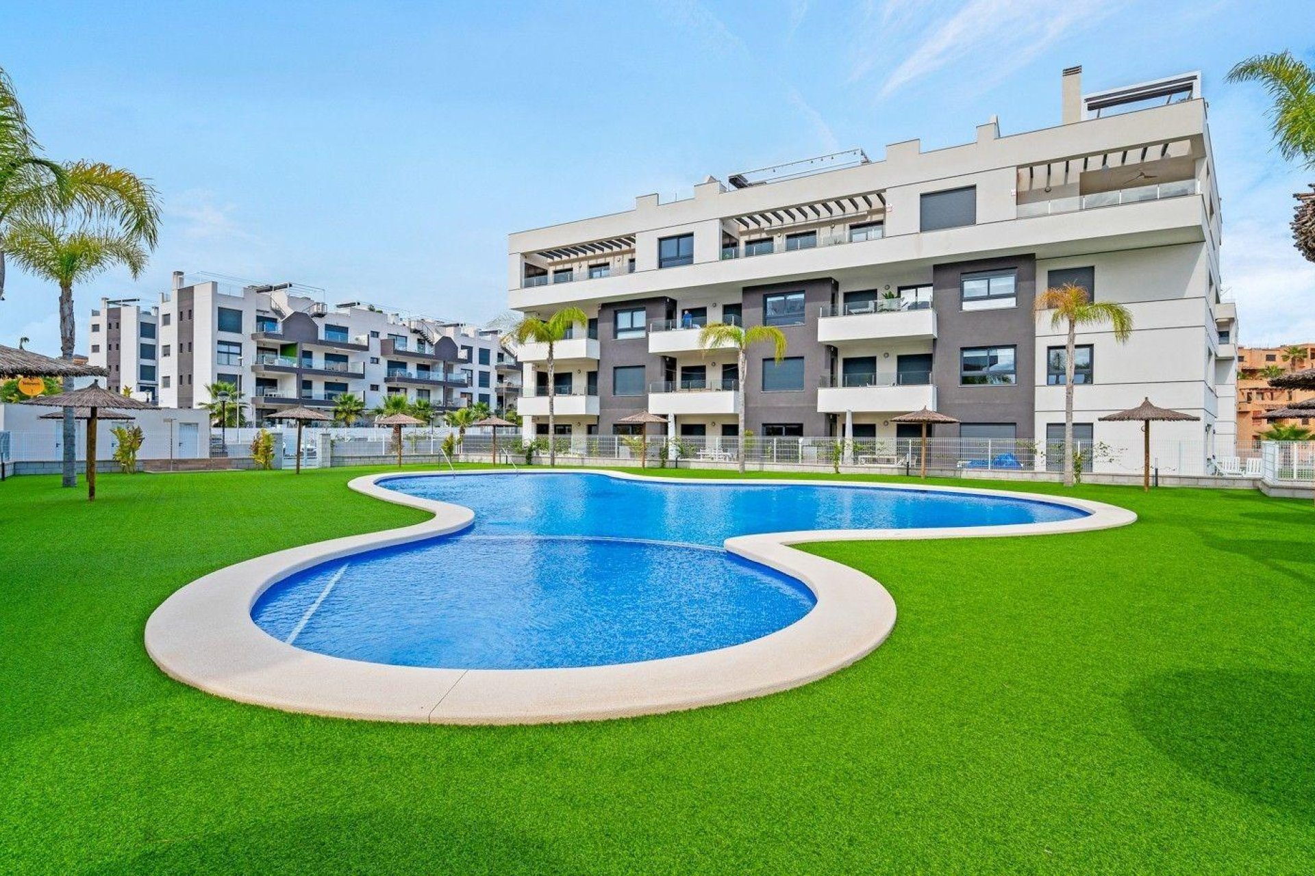 Resale - Bungalow -
Orihuela Costa - Los Dolses