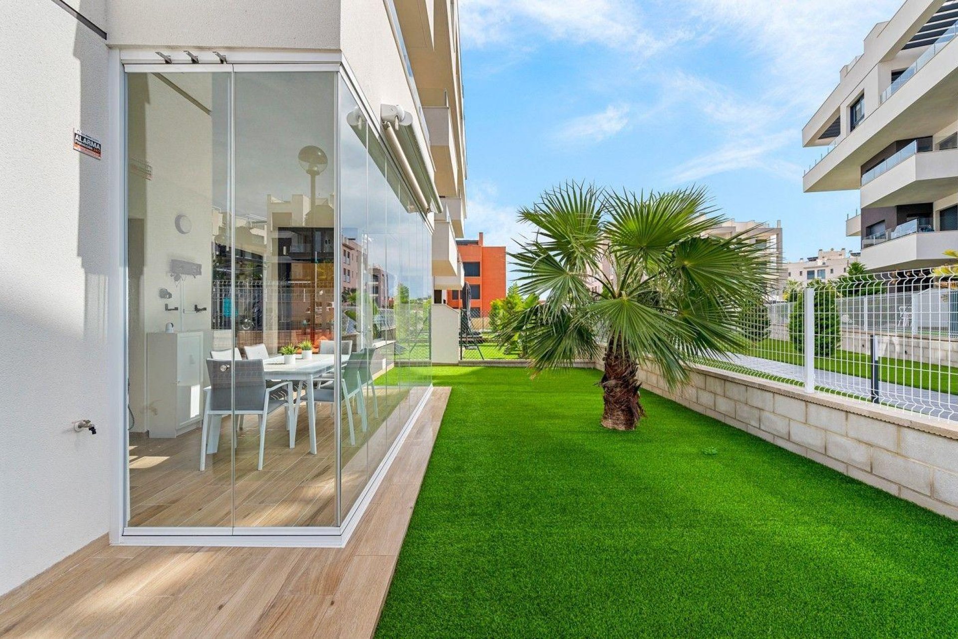 Resale - Bungalow -
Orihuela Costa - Los Dolses