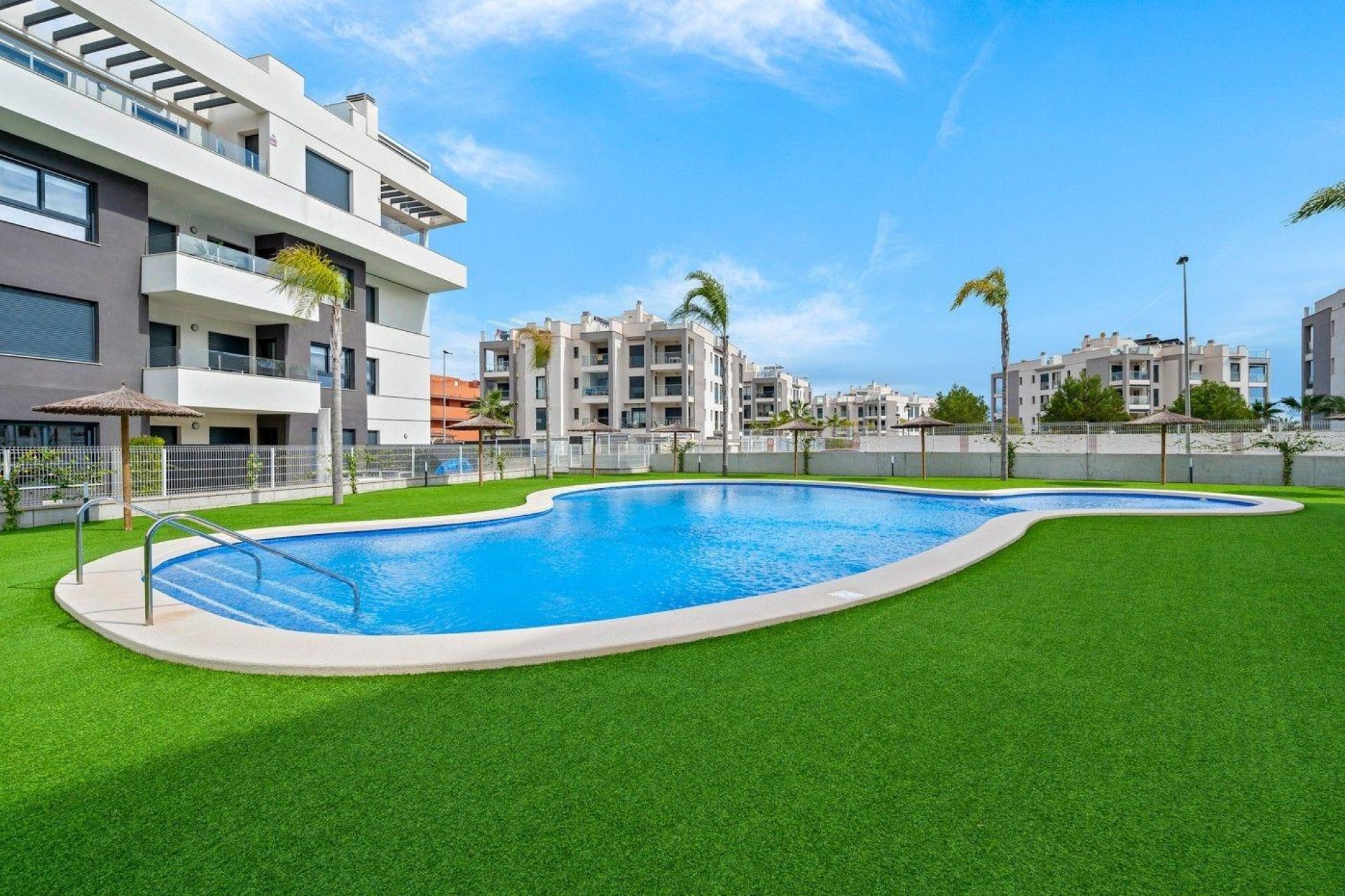 Resale - Bungalow -
Orihuela Costa - Los Dolses