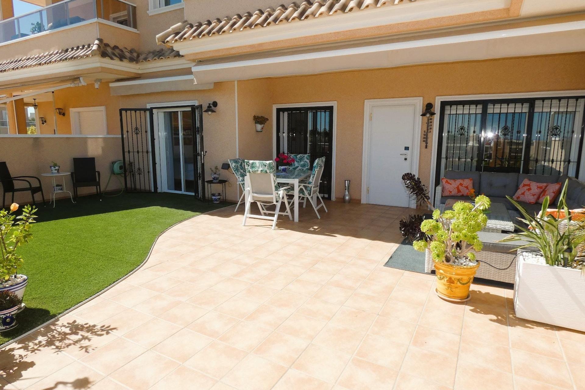 Resale - Bungalow -
Orihuela Costa - Los Dolses