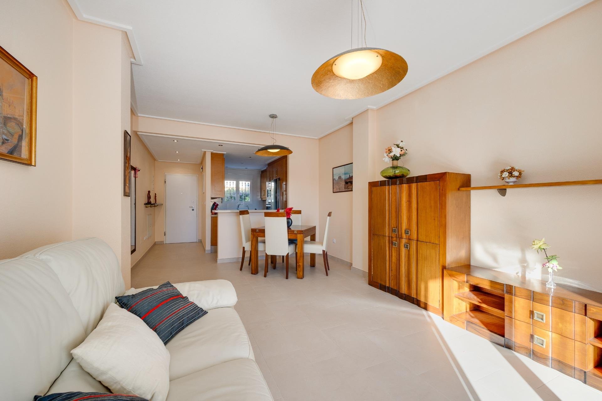 Resale - Bungalow -
Orihuela Costa - Los Dolses