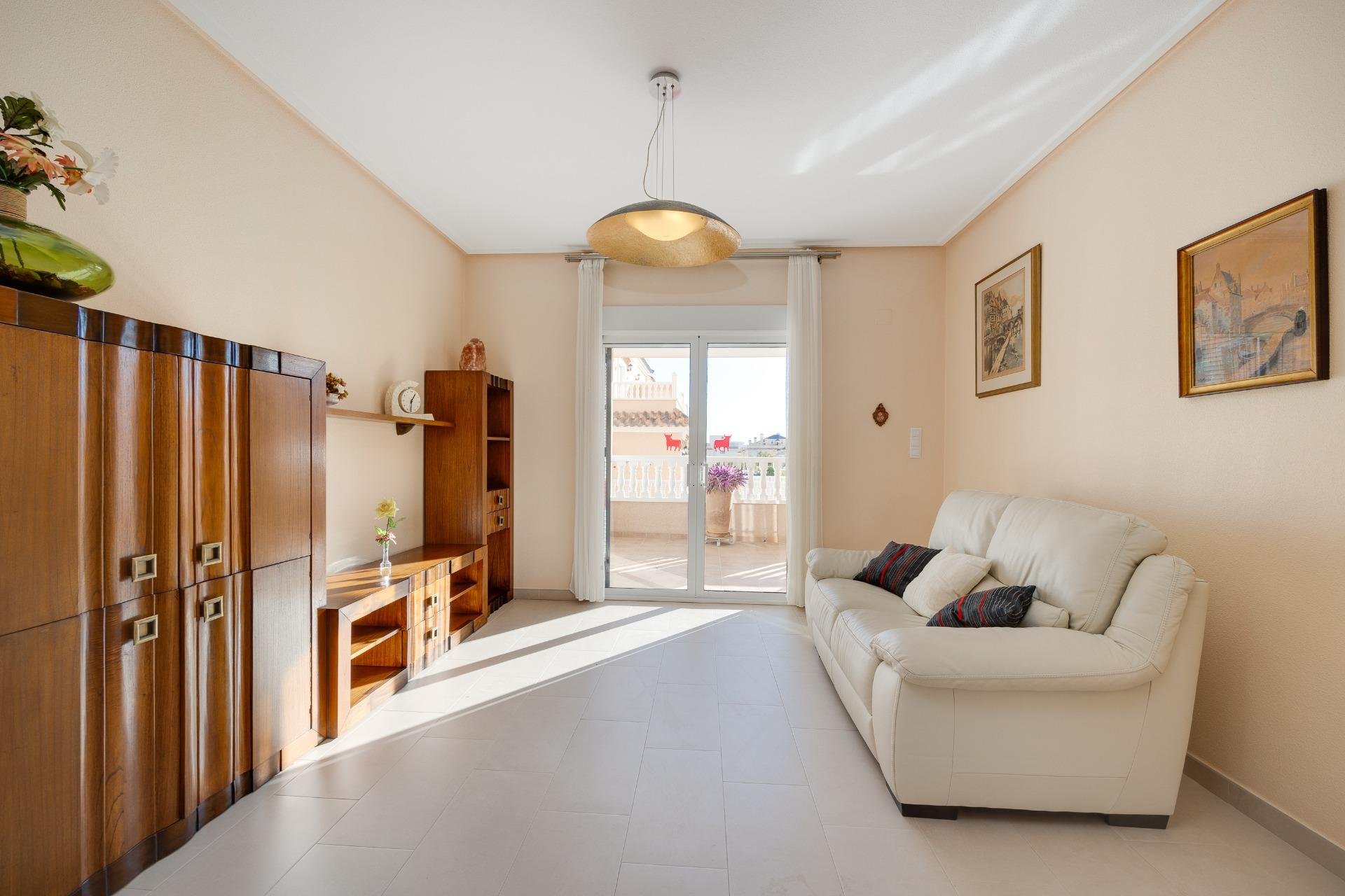 Resale - Bungalow -
Orihuela Costa - Los Dolses