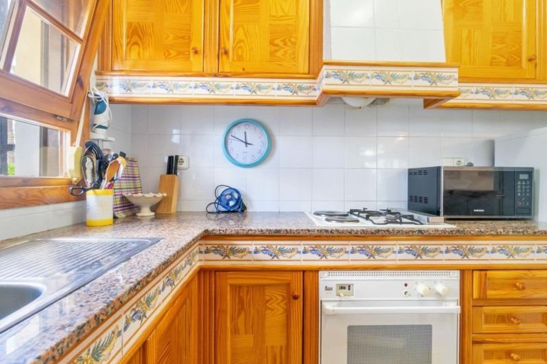 Resale - Bungalow -
Orihuela Costa - Los Dolses