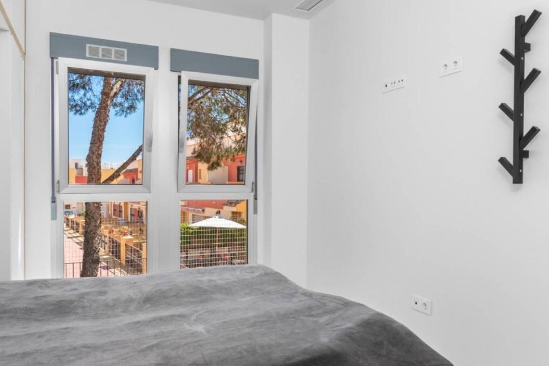Resale - Bungalow -
Orihuela Costa - Los Dolses