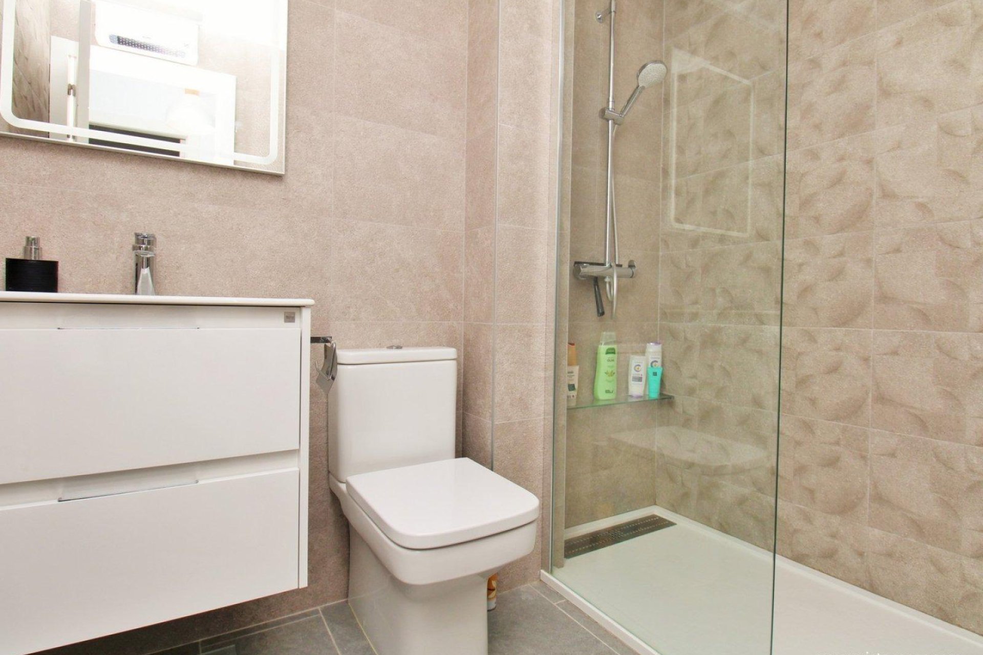 Resale - Bungalow -
Orihuela Costa - Los Dolses