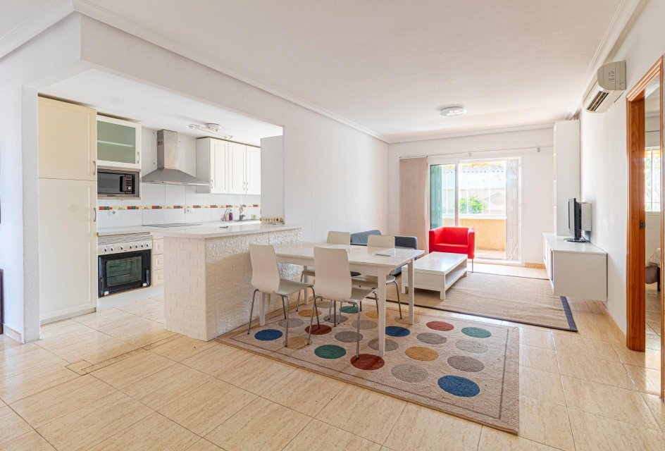 Resale - Bungalow -
Orihuela Costa - Punta Prima