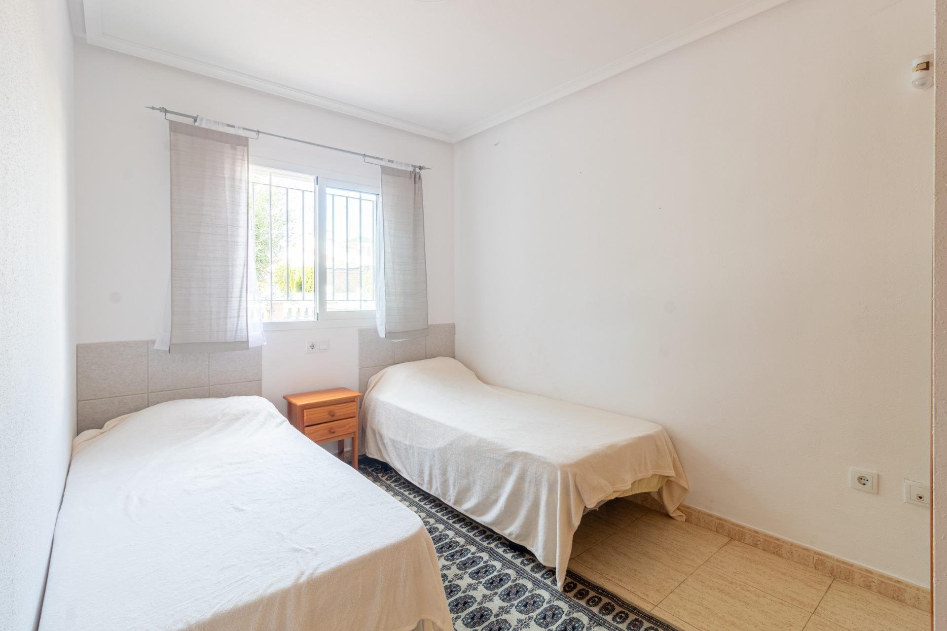 Resale - Bungalow -
Orihuela Costa - Punta Prima