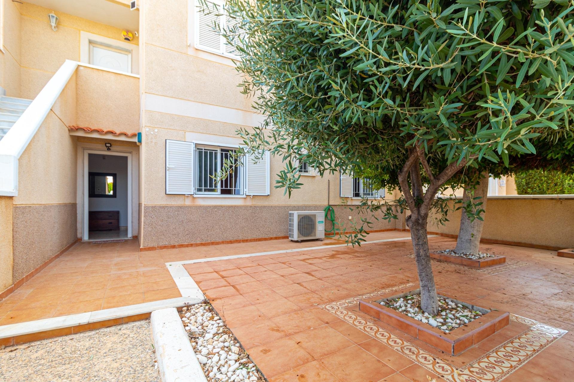 Resale - Bungalow -
Orihuela Costa - Punta Prima