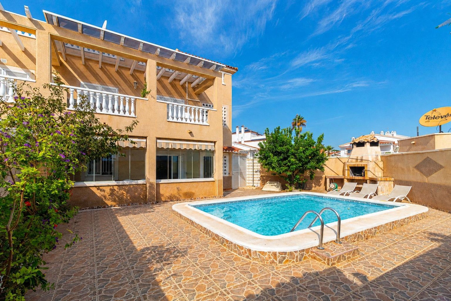 Resale - Bungalow -
Orihuela Costa - Punta Prima