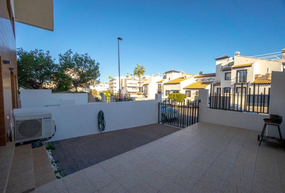 Resale - Bungalow -
Orihuela Costa - Villamartín-Las Filipinas