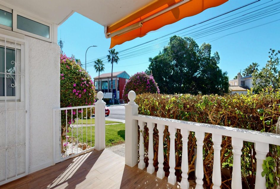 Resale - Bungalow -
Orihuela Costa - Villamartín