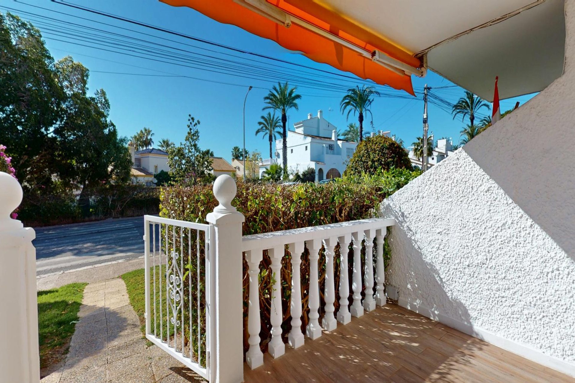 Resale - Bungalow -
Orihuela Costa - Villamartín