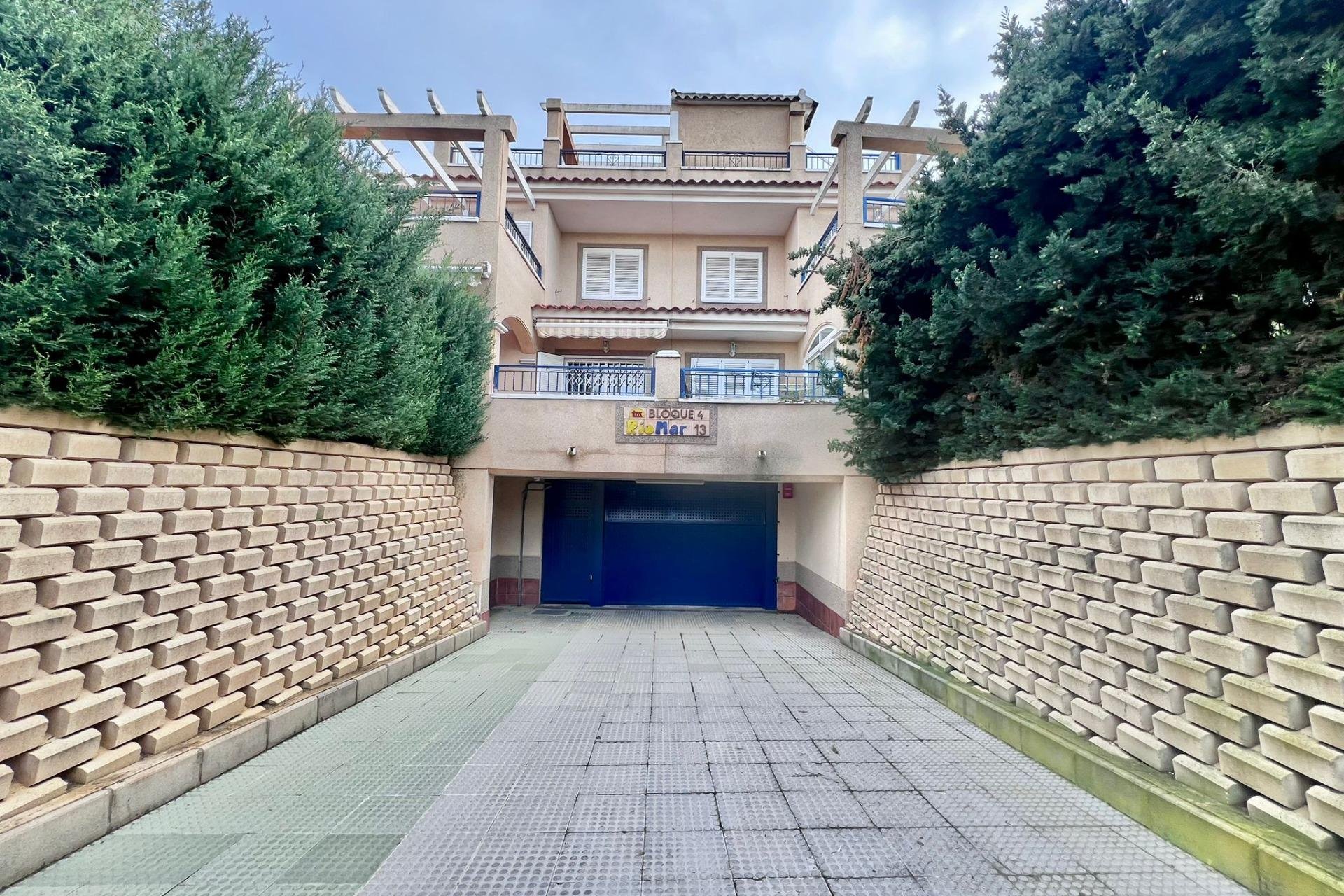 Resale - Bungalow -
Pilar de la Horadada - RioMar