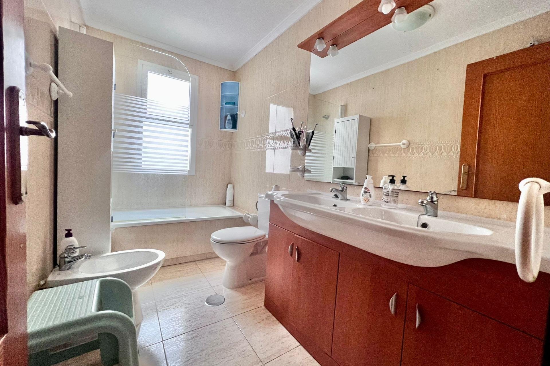 Resale - Bungalow -
Pilar de la Horadada - RioMar