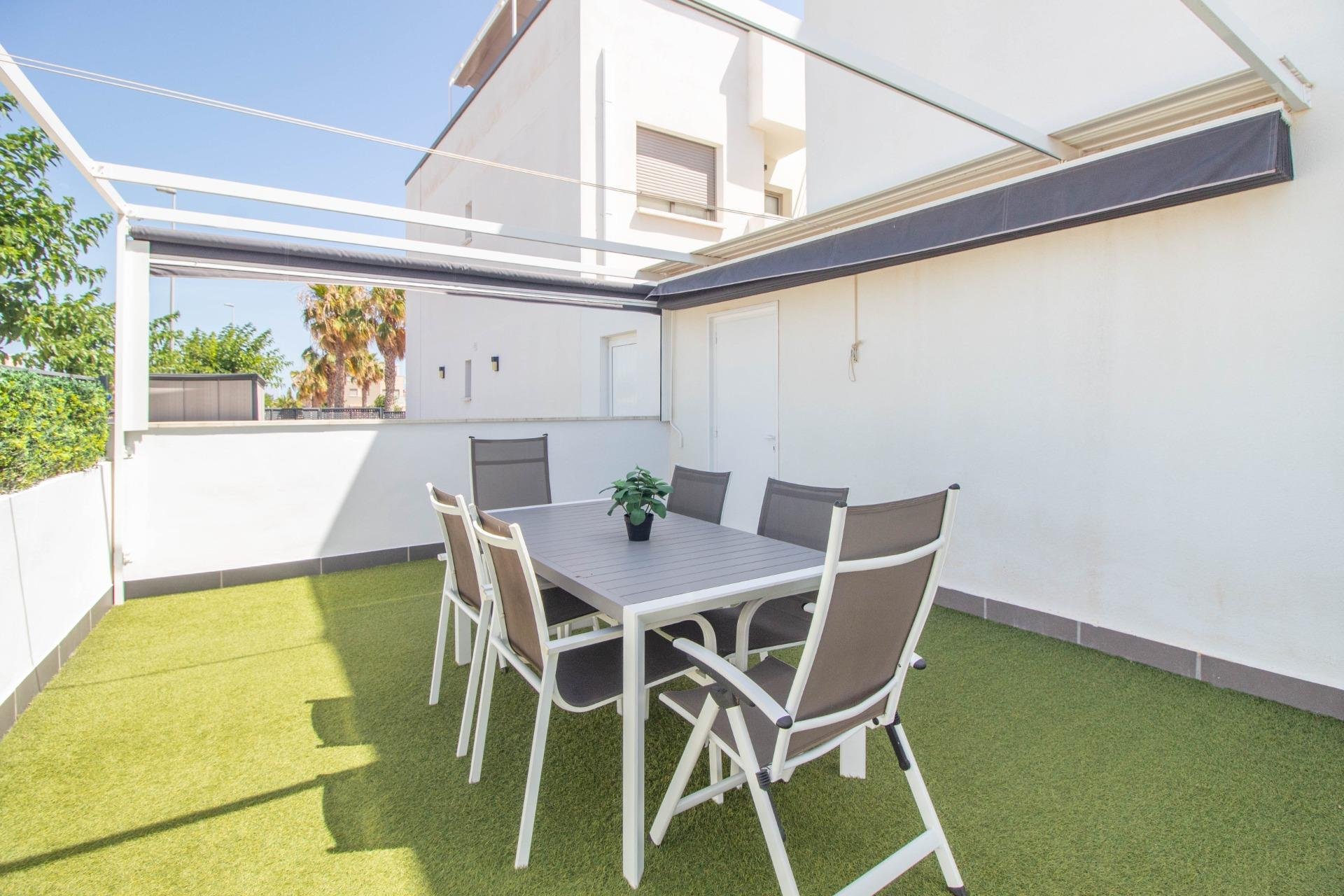Resale - Bungalow -
Pilar de la Horadada - Torre de la Horadada
