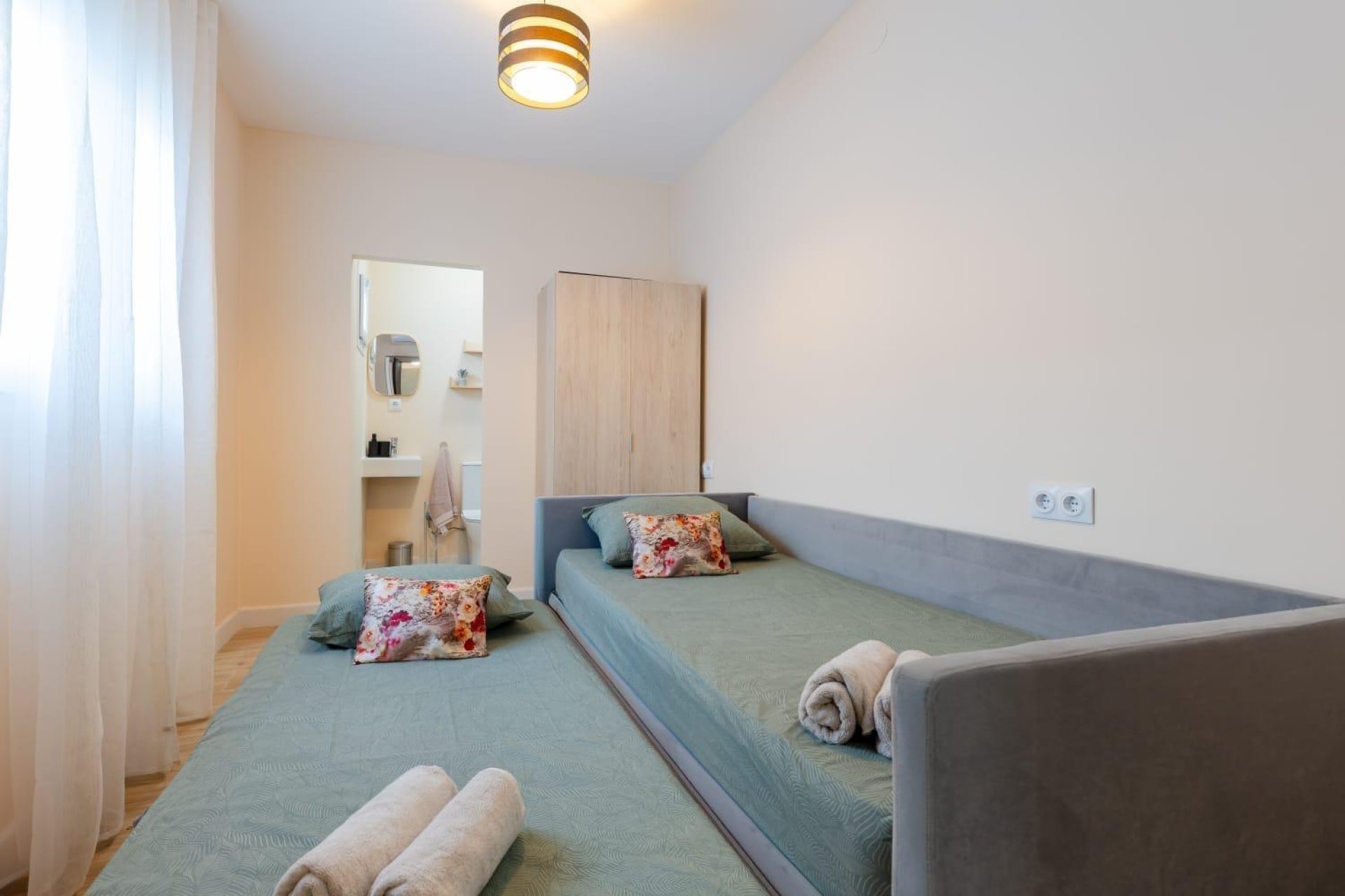 Resale - Bungalow -
Torrevieja - Centro - Muelle Pesquero