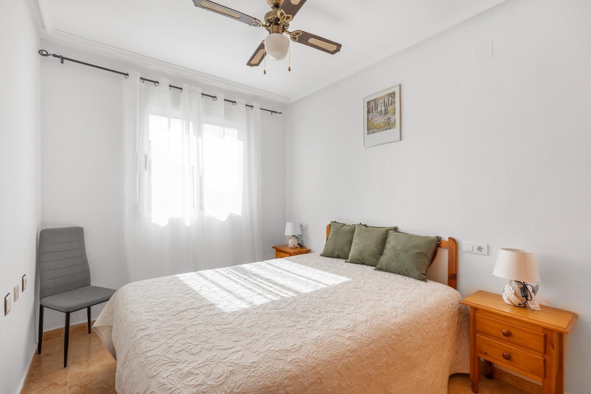 Resale - Bungalow -
Torrevieja - El limonar