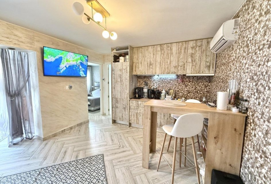 Resale - Bungalow -
Torrevieja - La Siesta - El Salado - Torreta