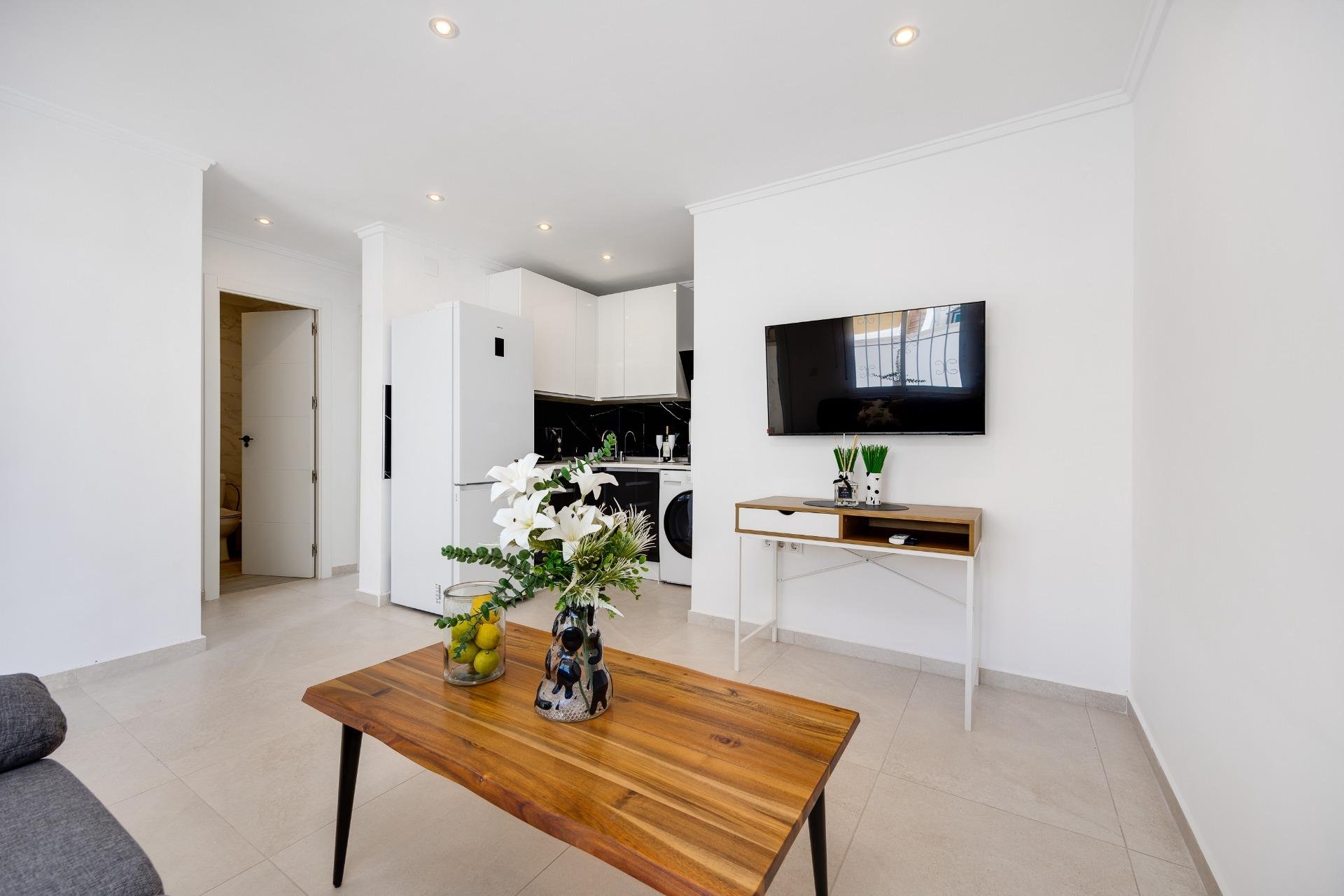 Resale - Bungalow -
Torrevieja - La Siesta - El Salado - Torreta