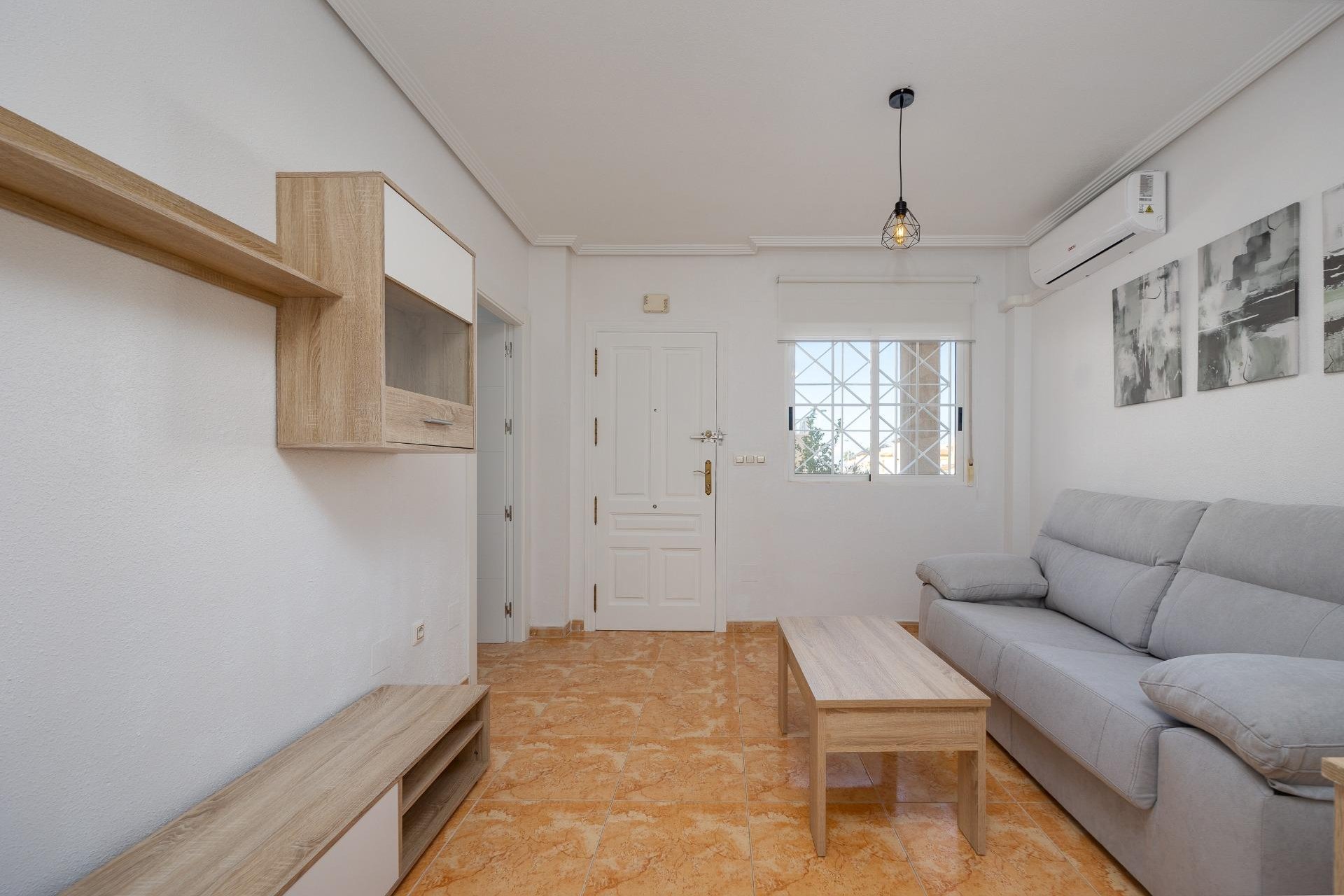 Resale - Bungalow -
Torrevieja - Parque Acuático - Sector 25