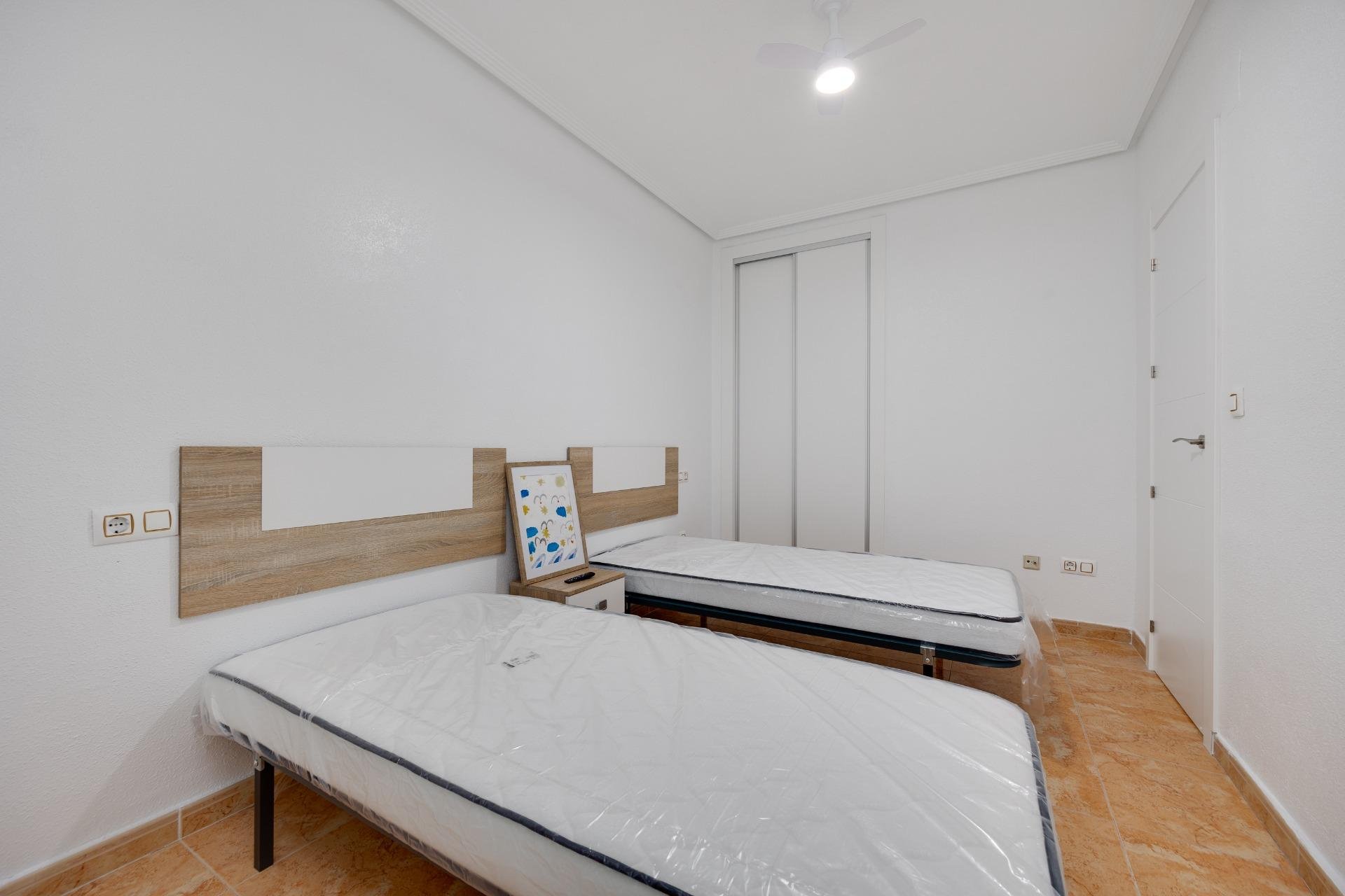 Resale - Bungalow -
Torrevieja - Parque Acuático - Sector 25