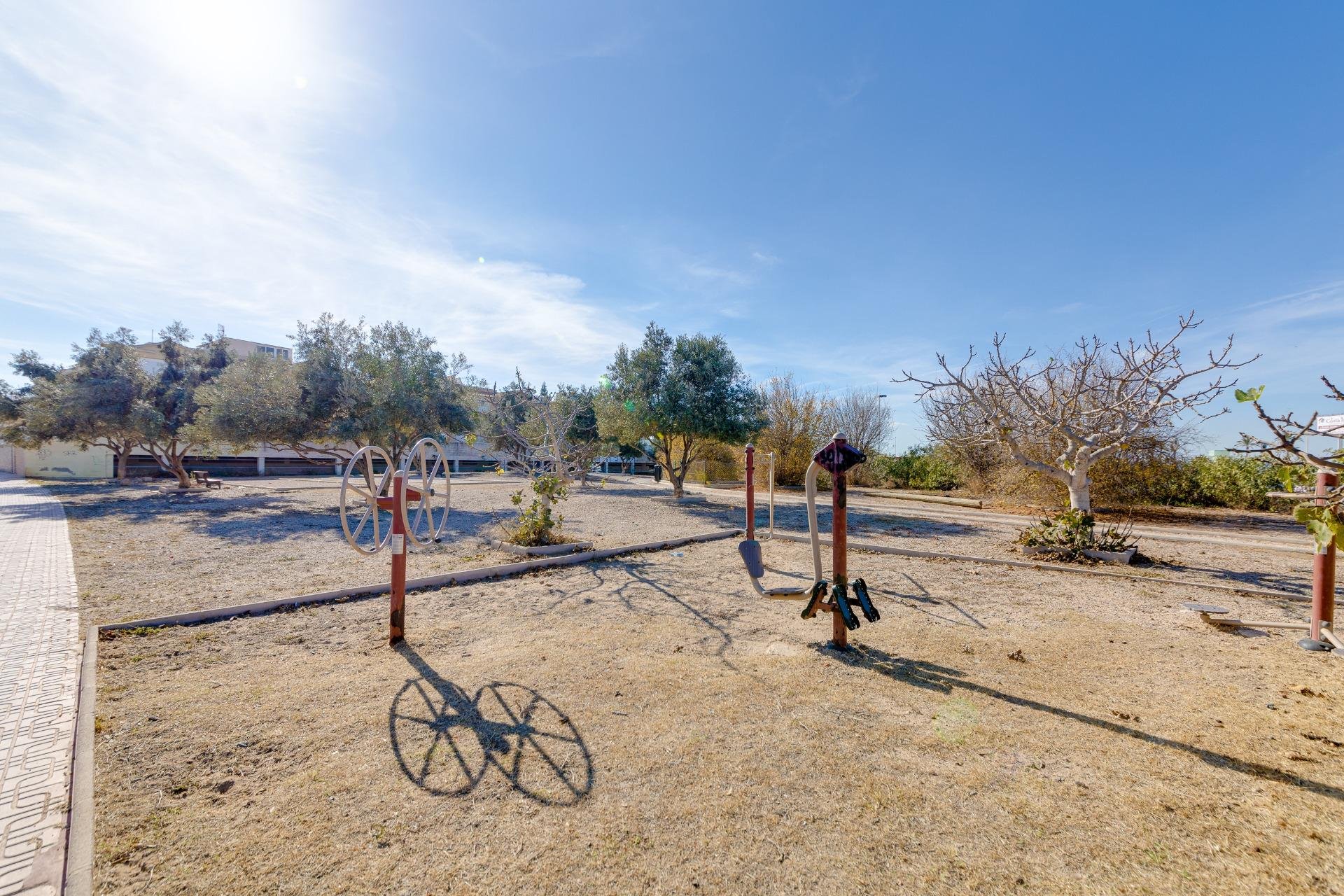 Resale - Bungalow -
Torrevieja - Parque Acuático - Sector 25