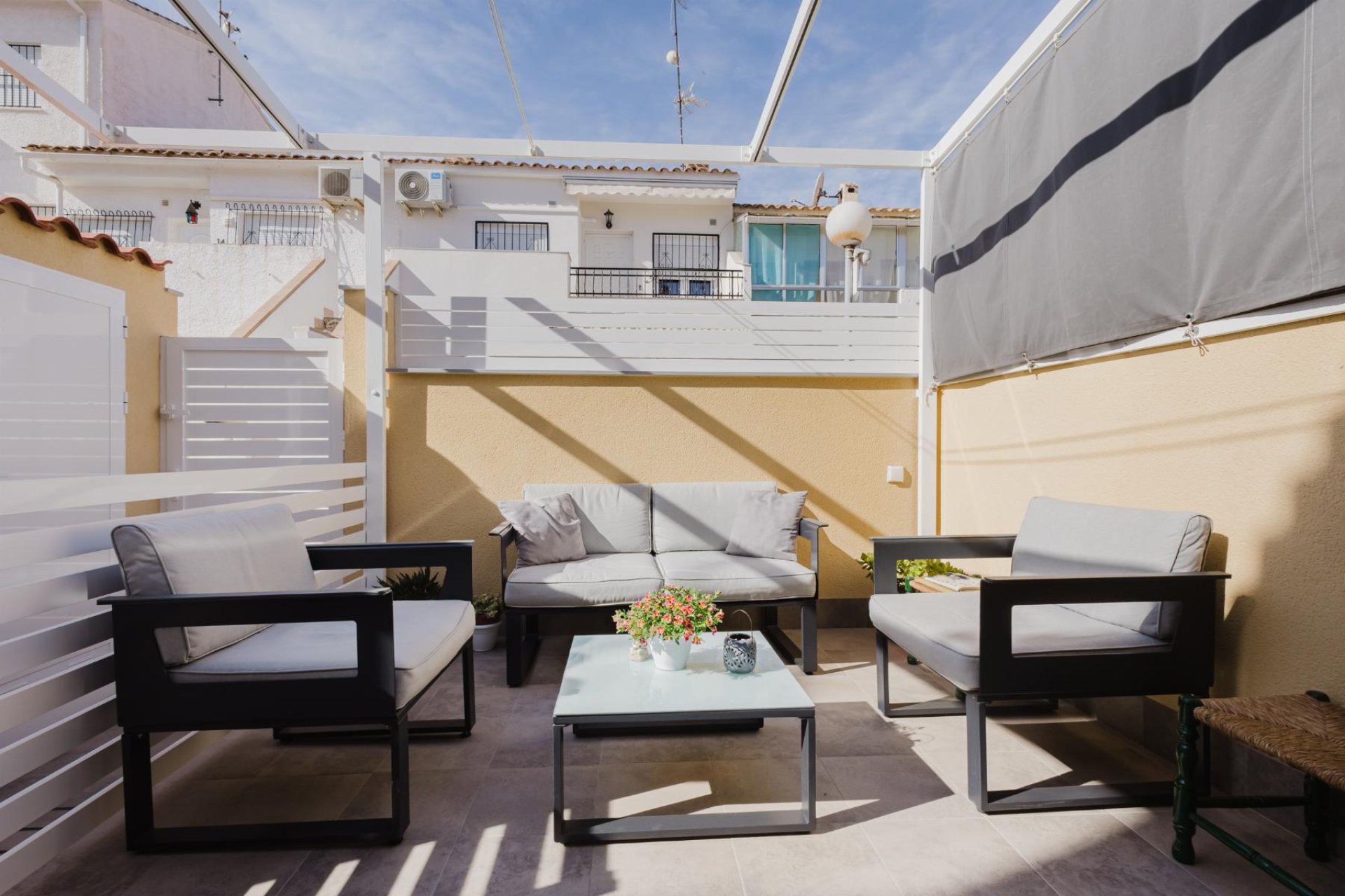 Resale - Bungalow -
Torrevieja - Playa de los Naufragos