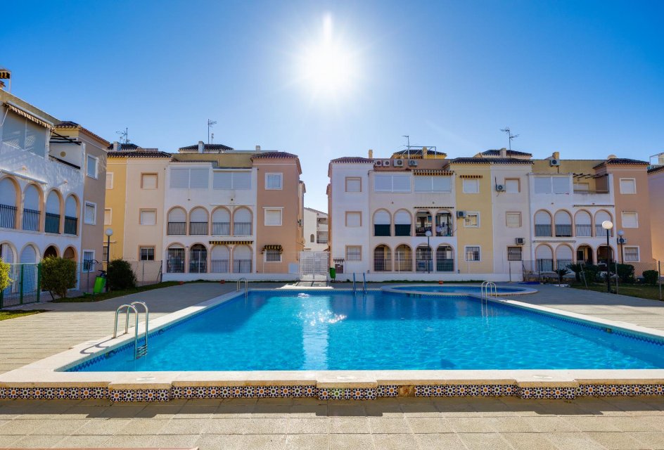 Resale - Bungalow -
Torrevieja - Playa de los Naufragos