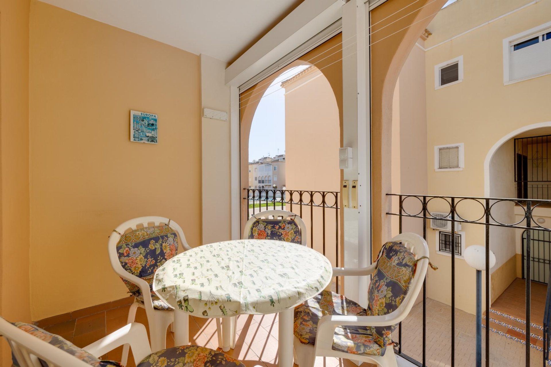 Resale - Bungalow -
Torrevieja - Playa de los Naufragos