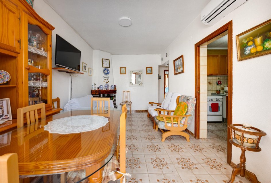 Resale - Bungalow -
Torrevieja - Playa del Acequión