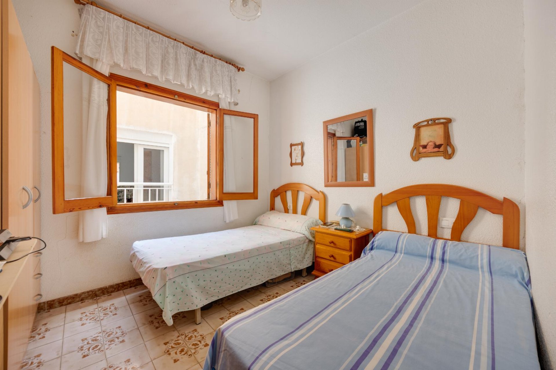 Resale - Bungalow -
Torrevieja - Playa del Acequión