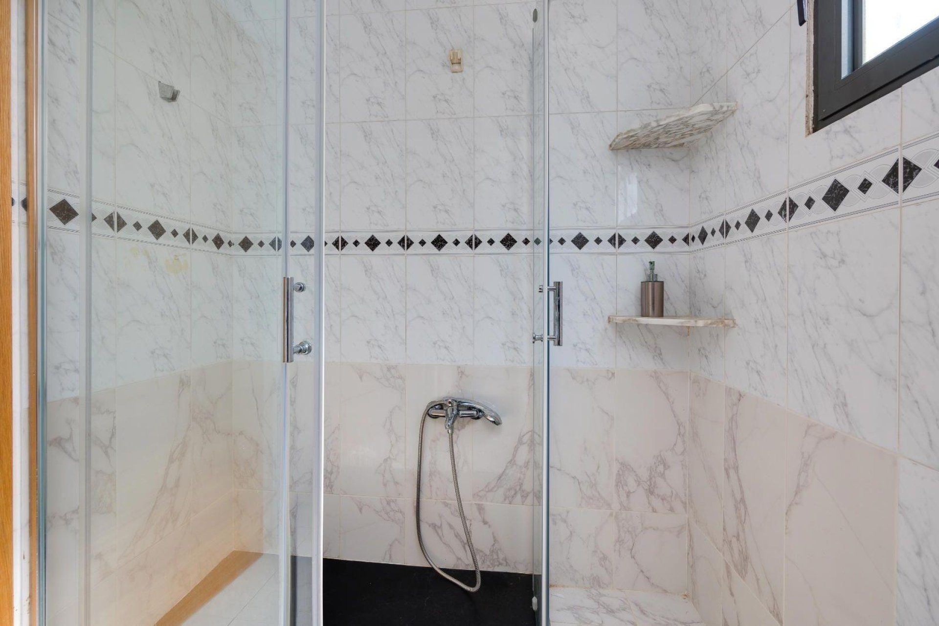 Resale - Bungalow -
Torrevieja - Punta prima