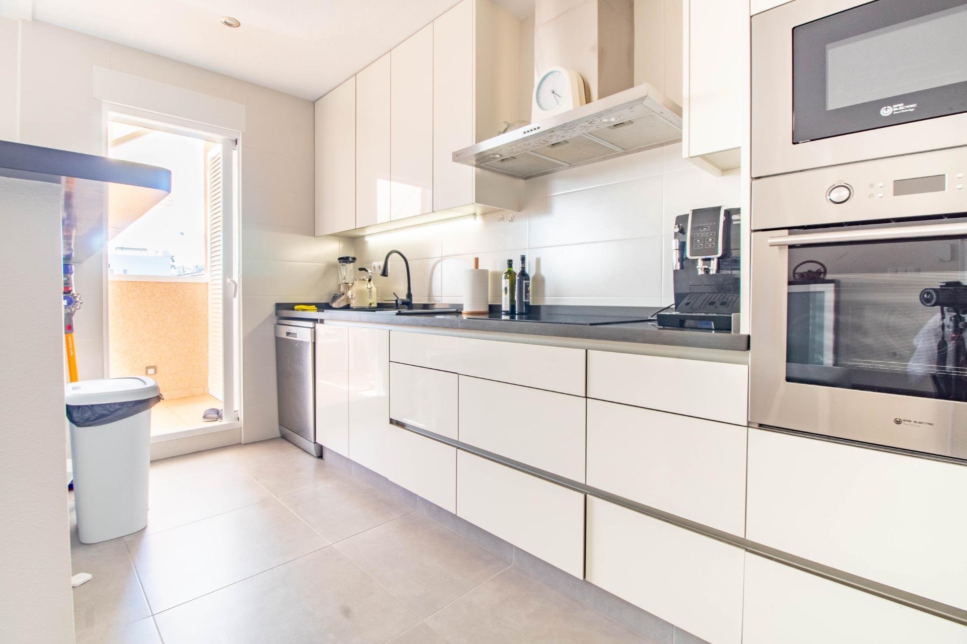 Resale - Bungalow -
Torrevieja - Punta Prima