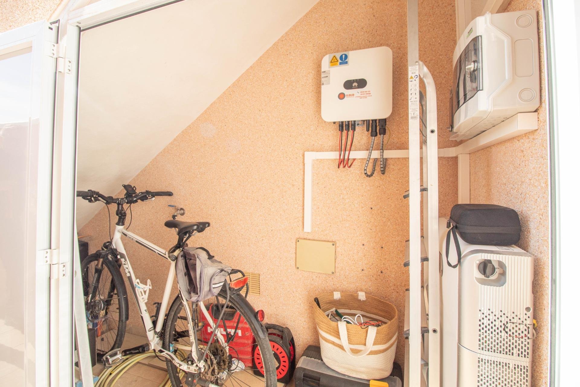 Resale - Bungalow -
Torrevieja - Punta Prima