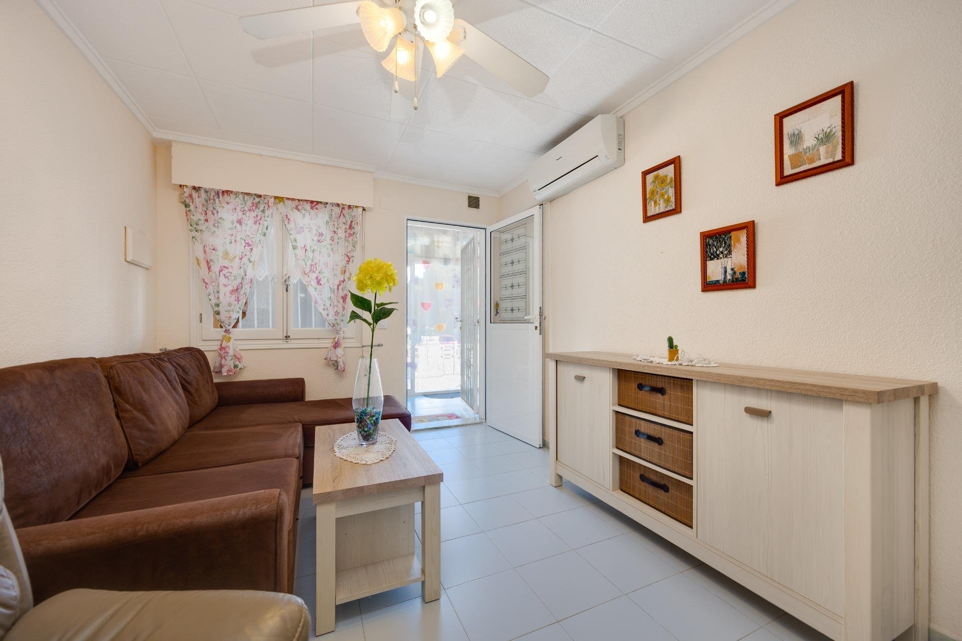 Resale - Bungalow -
Torrevieja - San luis
